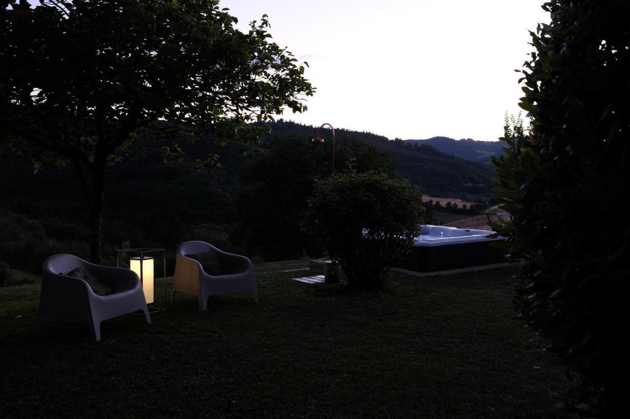 Casa Vacanze Colonnata กุบบีโอ ภายนอก รูปภาพ