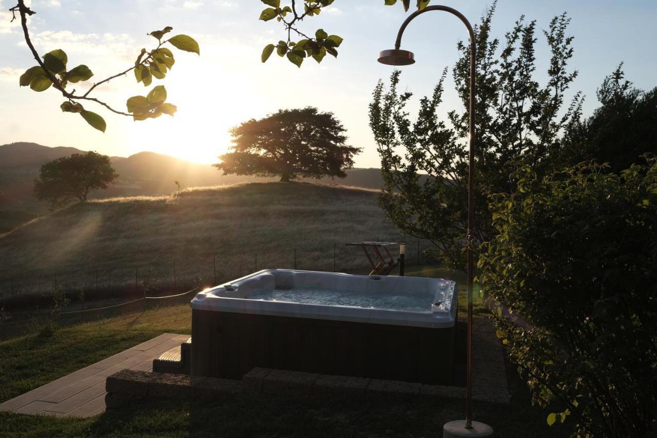 Casa Vacanze Colonnata กุบบีโอ ภายนอก รูปภาพ
